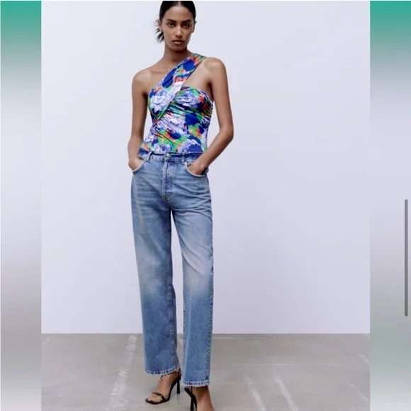 Zara | Assymetrical One Shoulder Floral Bodysuit - Picture 5 of 11